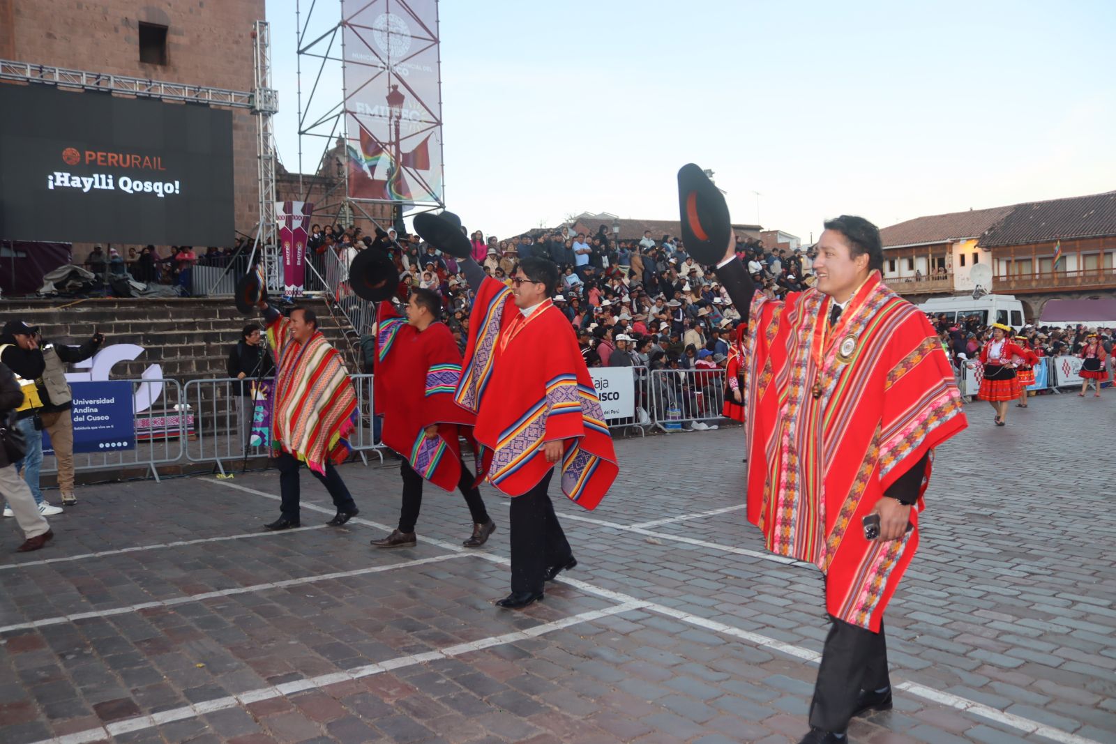 Foto 10 de DESFILE INSTITUCIONAL POR MES JUBILAR 2026