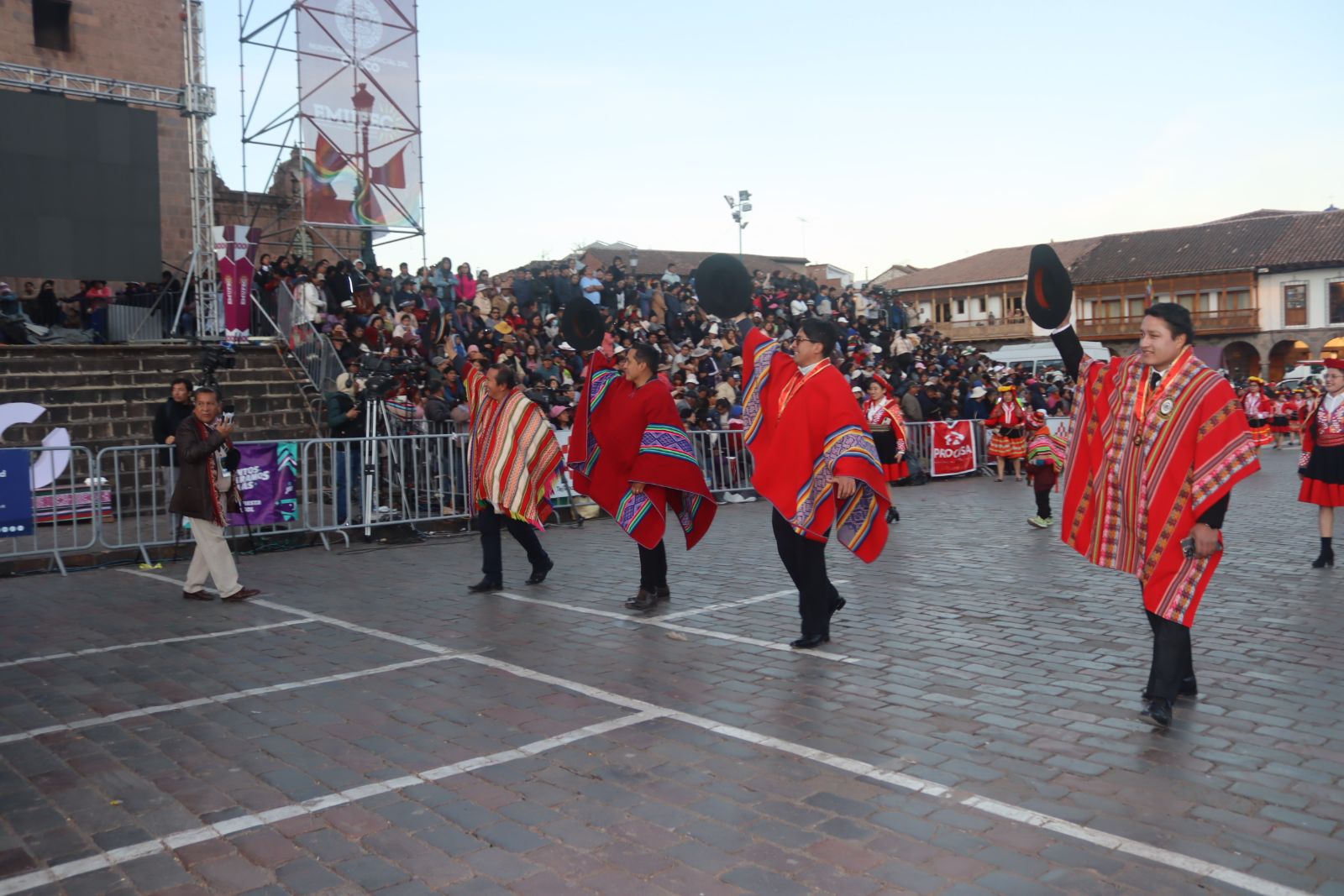 Foto 9 de DESFILE INSTITUCIONAL POR MES JUBILAR 2026